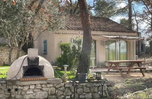 Velleron House | Maison confortable à Velleron de 50 m² avec piscine
