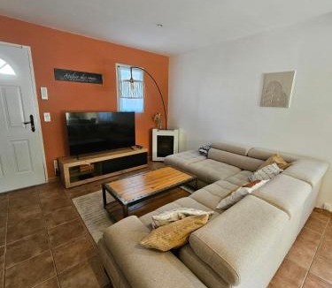 Entraigues-sur-la-Sorgue Villa | Maison des Fenaisons