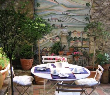 Vaison-la-Romaine Bed & Breakfast | Maison d'Hôtes de l'Evêché