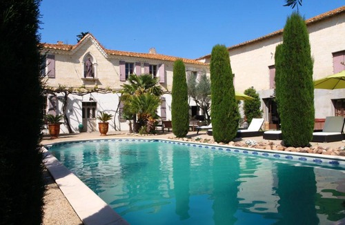 Saint-Gilles House | Maison de 2 chambres avec piscine partagee jardin clos et wifi a Saint Gilles