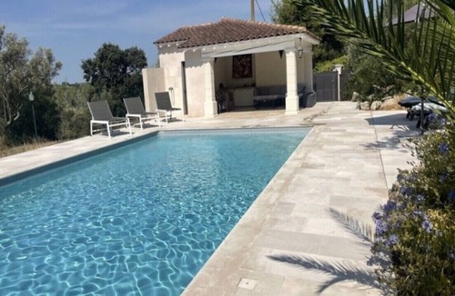 Jonquieres-Saint-Vincent Villa | Maison de Famille Superbe Vue, au Centre du Triangle Avignon Nimes et Arles