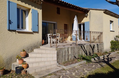 Caderousse House | Maison de Quartier Calme.proximité A7/a9. Village Proche Orange et Avignon
