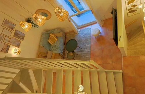La Roquebrussanne Apartment | Maison de Village Cosy 1 à 4 Personnes
