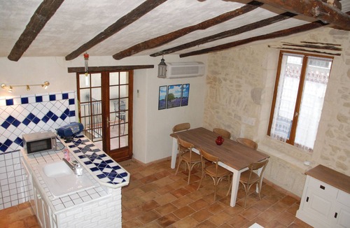 Sernhac House | Maison de Village Avec Terrasse et Garage Près du Pont du Gard