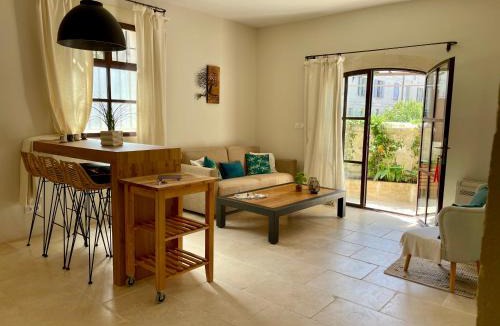 Fontvieille Apartment | Maison de village
