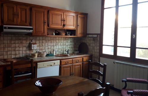 Saint-Mitre-les-Remparts House | Maison de Famille
