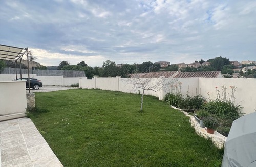 Pertuis House | Maison Individuelle Avec Piscine et Dépendance