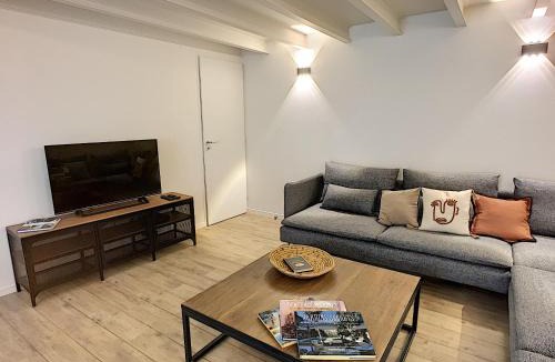 Avignon City Centre Villa | Maison Luxe 4 chambres - Patio - Climatisation - 10 minutes à pied du Pont d'Avignon