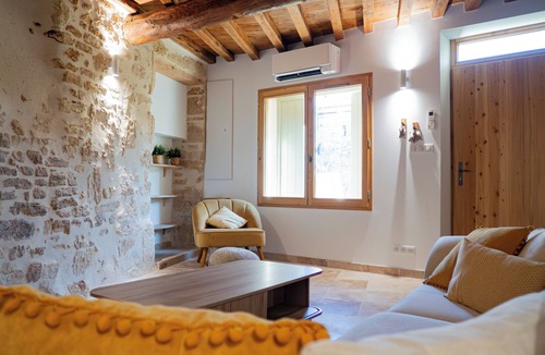 Castillon-du-Gard House | Maison Paloma, Maison DE Charme AU Coeur D'un Village Medieval