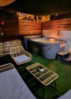 Allauch Apartment | Maison Plus Belle La Nuit avec jacuzzi privé
