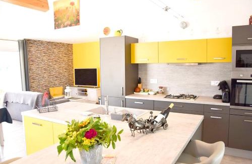 La Roche-sur-le-Buis House | Maison spacieuse à La Roche-sur-le-Buis avec piscine privée 150 m²