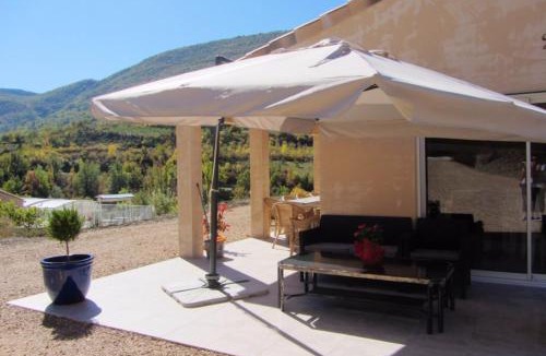 La Roche-sur-le-Buis House | Maison spacieuse à La Roche-sur-le-Buis avec piscine privée 150 m²