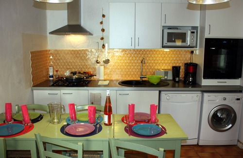 Miramas le Vieux Cottage | Maison Vieux-Miramas, picturesque village of Provence, private swimming pool
