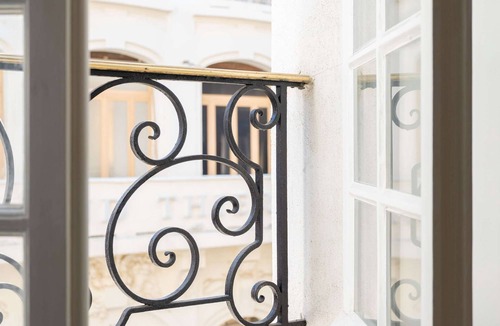 1st Arrondissement Apartment | MaisonMars Le Complexe Les Petits Pavillons