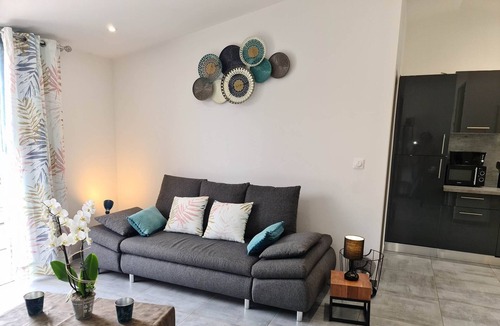 Trets Apartment | Maisonnette 40 m2 with terrace swimming pool view Ste Victoire parking
