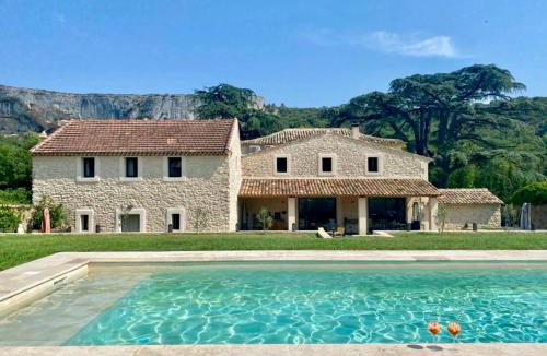 Lioux Bed & Breakfast | MAS aux CEDRES