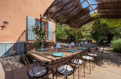 Trets Villa | Mas Du Chateau - Six Bedroom Villa, Sleeps 14