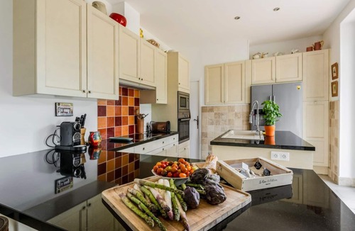 Vaison-la-Romaine Villa | Mas Mayeaux - Six Bedroom Villa, Sleeps 12