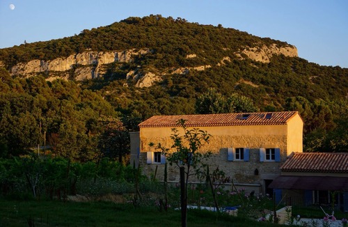 Venasque House | Mas Provencal - Near Gordes & Senanque Abbey