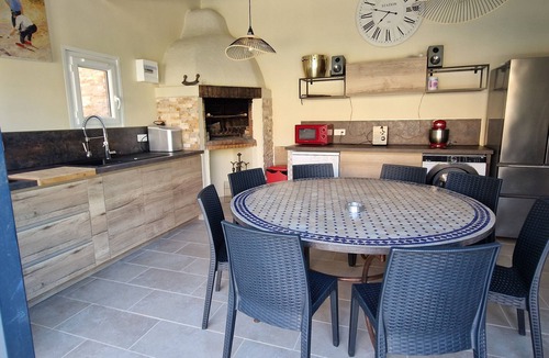 Carqueiranne Villa | Mas provencal, with swimming pool, pool house, near the sea, trade