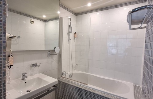 Grand Sud Hotel | Mercure Aix-en-Provence La Duranne Gare TGV