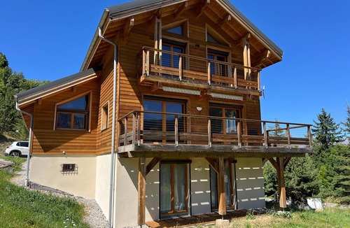 Pra Loup Ski Chalet | Modern chalet 4 bedrooms, south terrace, parking, Pra Loup