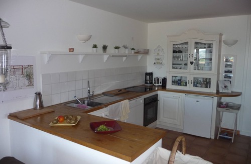 Sablet House | Modern, comfortable house located on the medieval city wall