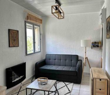 Auzet Apartment | Modern studio auzet col du fanget, site nordique