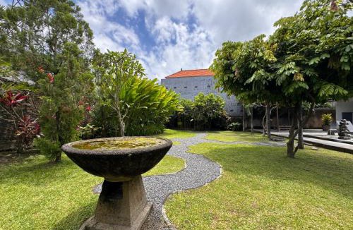 Dalung Apartment | Modern Studio with Pool Between Canggu and Ubud