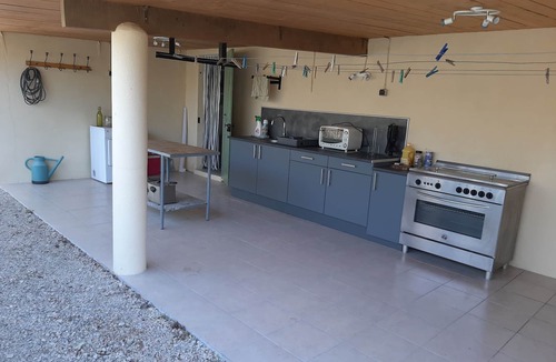 Caderousse Villa | Modern villa in the tranquility of the countryside