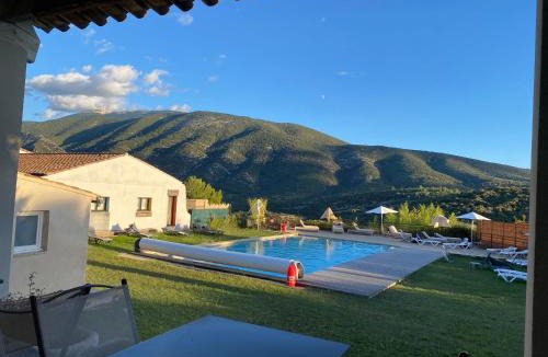 Mollans-sur-Ouveze Apartment | Mont-Ventoux, Provence, Appartement avec vue panoramique et piscine