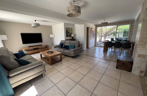 Garons Villa | Near Nîmes, house with spacious volumes, beautiful pool, dog allowed