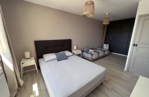 Garons Villa | Near Nîmes, house with spacious volumes, beautiful pool, dog allowed