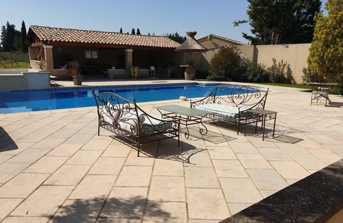 Chateaurenard House | Near saint remy de provence and avignon house with pool access