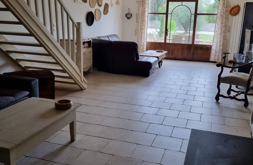 Chateaurenard House | Near saint remy de provence and avignon house with pool access