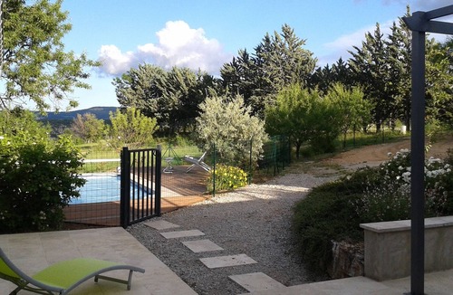 Simiane-la-Rotonde Villa | New, bright house with heated private pool in the heart of Provence