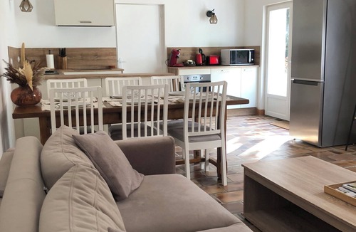 Cornillon-Confoux Apartment | Newly renovated 5 person gite with large shared swimming pool, large garden in Provence