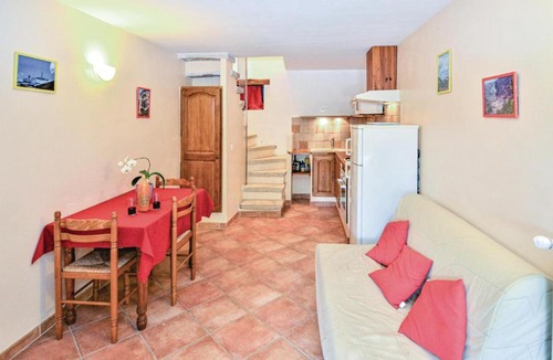 Saint-Leger-du-Ventoux House | Nice home in Saint Lger du Ventoux with 2 Bedrooms and Outdoor swimming pool