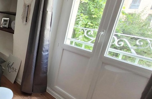 Orange Apartment | Nice studio in front of the ANTIQUE theater