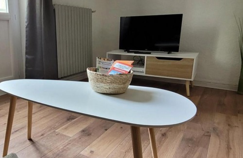 Orange Apartment | Nice studio in front of the ANTIQUE theater