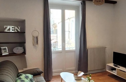 Orange Apartment | Nice studio in front of the ANTIQUE theater