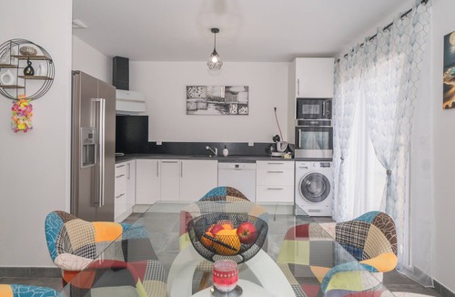 Saint-Mitre-les-Remparts House | nnSublime 4-star house ⭐️⭐️⭐️⭐️ (rated by professionals "GITES DE FRANCE")