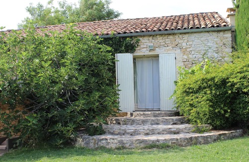 Forcalquier House | Old stone sheepfold of 129m2 and its private garden