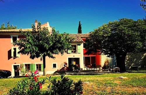 Mormoiron Apartment | Olive trees - 1 bedroom, parking, terrace, private entrance, garden view, swimming pool