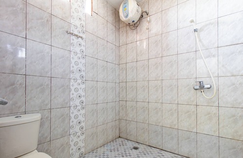 Pemogan Hotel | OYO 94091 Sn Guest House
