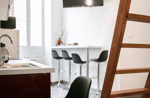 Les Grands Carmes Apartment | Panier de Papet | Florette, Old Port & Museum