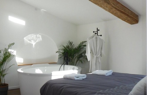 Montjustin Apartment | Paradise Love In Provence - Loft Étoilé - Spa Privatif