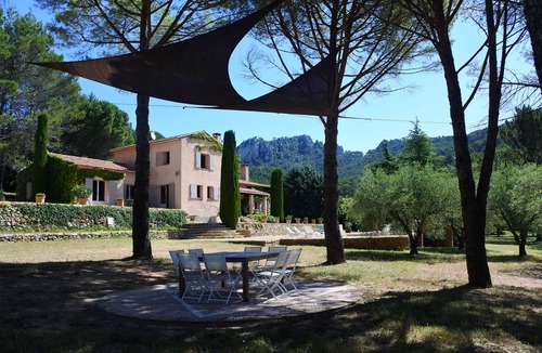 La Roquebrussanne Cottage | Partial privatization Bastide, exceptional park, olive grove, swimming pool, Provence