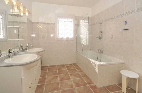 Aiguines House | Pastoral Holiday Home with Terrace, Garden
