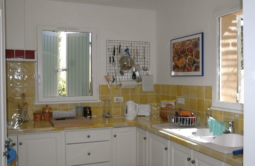 Lourmarin House | Peaceful house/garden in Provençal village